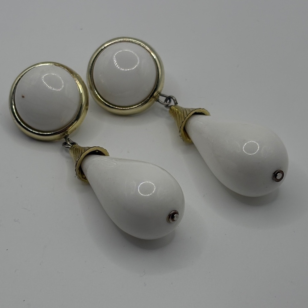 Vintage 80’s  White and Gold Teardrop Earrings